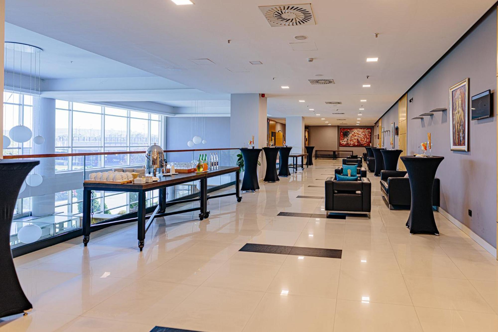 Hotel By Ihg 4*