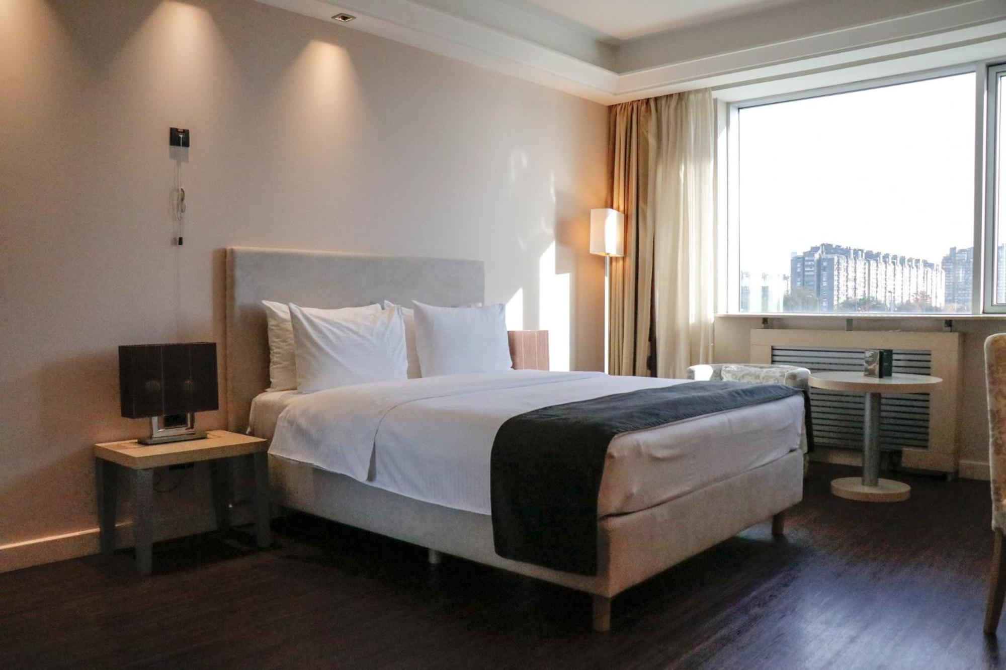 Hotel By Ihg 4*