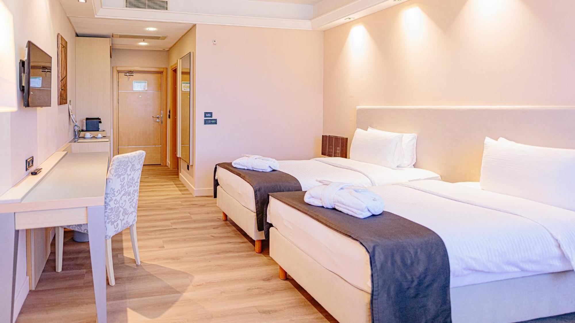 By Ihg Hotel